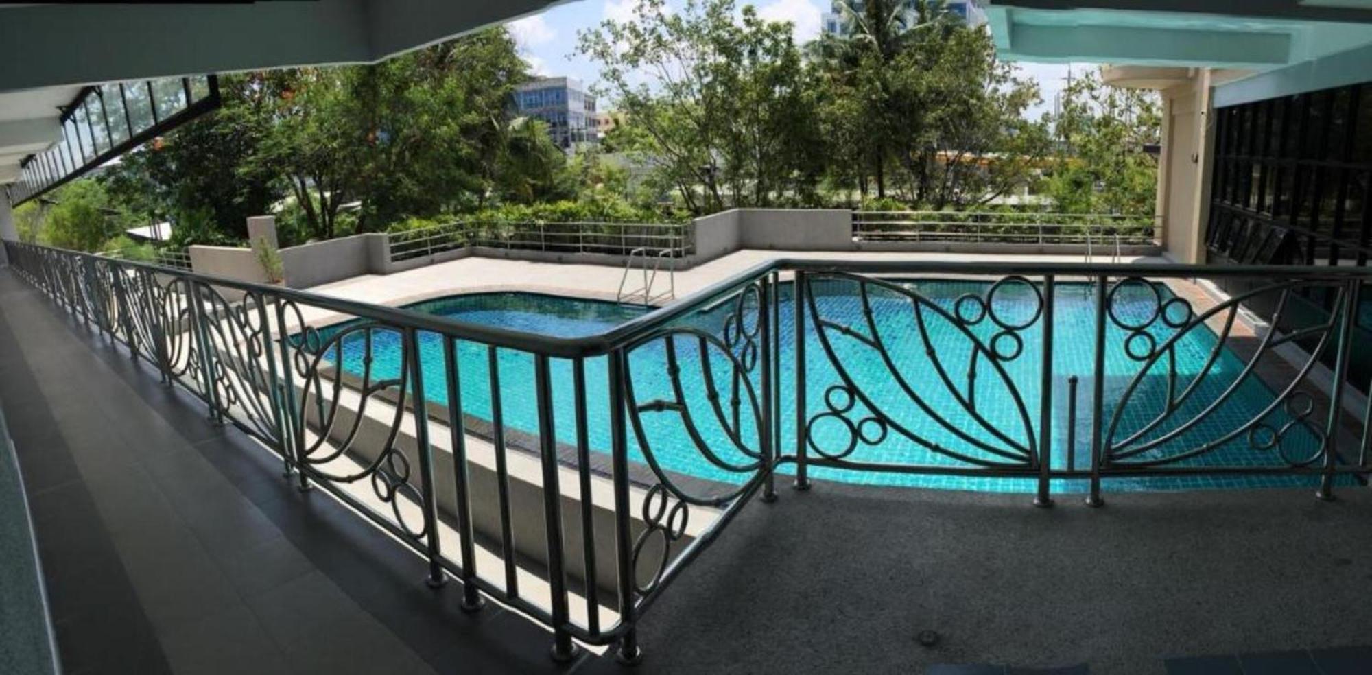 Carnation Residence Samut Prakan Exterior foto